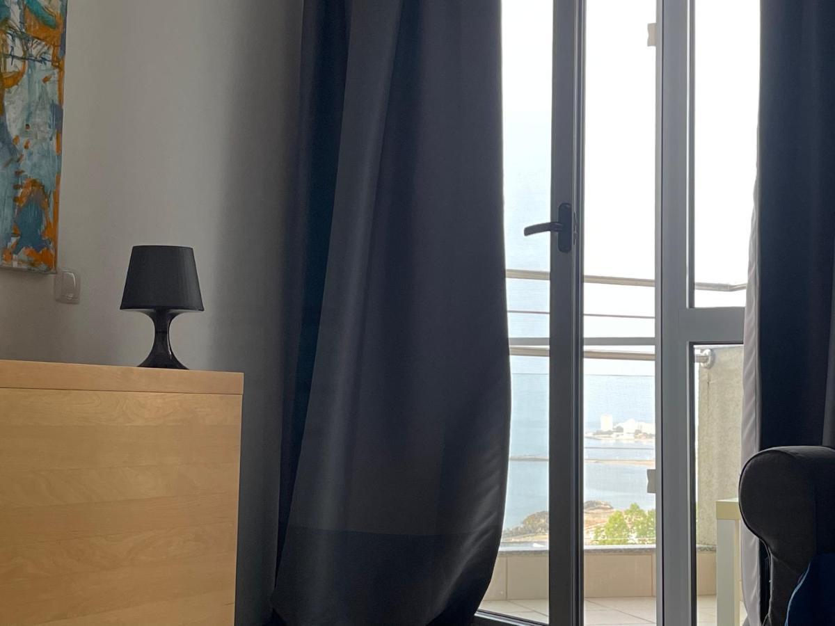 Apartment Happiness By Nicole Jutka, Visual Artist オリンプ エクステリア 写真